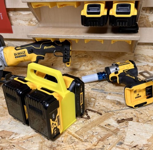 koszyk na baterie dewalt nosidło a.jpg